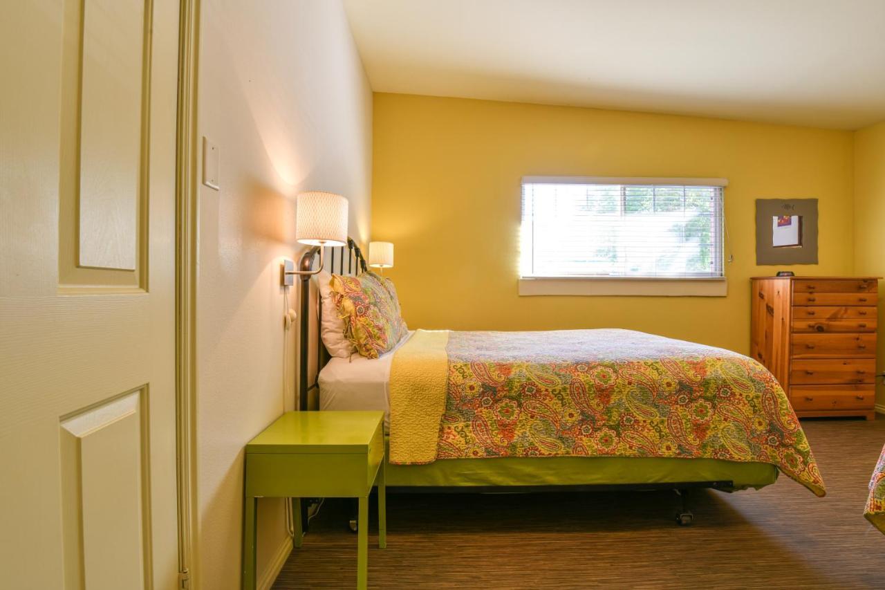 Inn 1 - Downtown 1 Bedroom Unit, Sleeps 6 With Shared Hot Tubモアブ エクステリア 写真