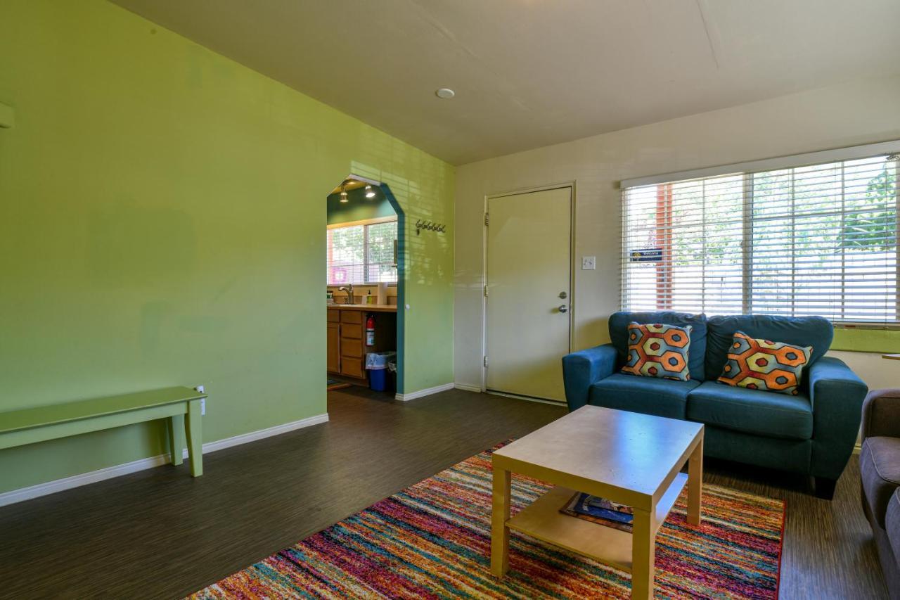 Inn 1 - Downtown 1 Bedroom Unit, Sleeps 6 With Shared Hot Tubモアブ エクステリア 写真